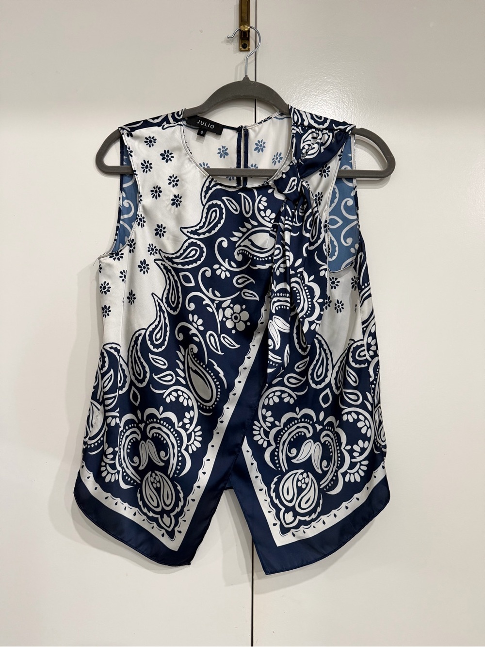 JULIO Navy & White Paisley Sleeveless Drape Blouse size 6